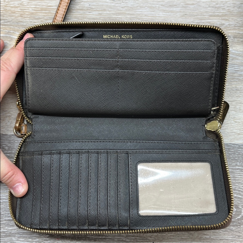 1184 Michael Kors lazer cut tote and wallet set 259031184 - Picture 15 of 16